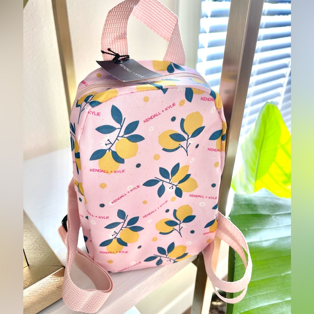 KENDALL+KYLIE MINI LEMONS 🍋 LIGHTWEIGHT BACKPACK - Picture 6 of 6